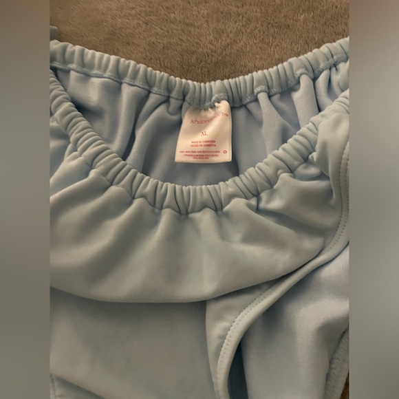 👙NWOT BIKINI BOTTOMS - Picture 2 of 3